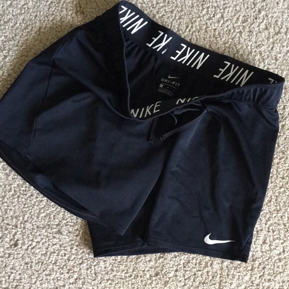 Nike Shorts Small - Picture 3 of 4